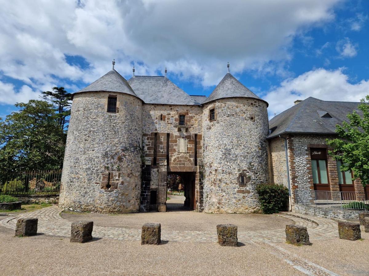 La Grange Gites Saint-Calais-du-Desert Exterior foto